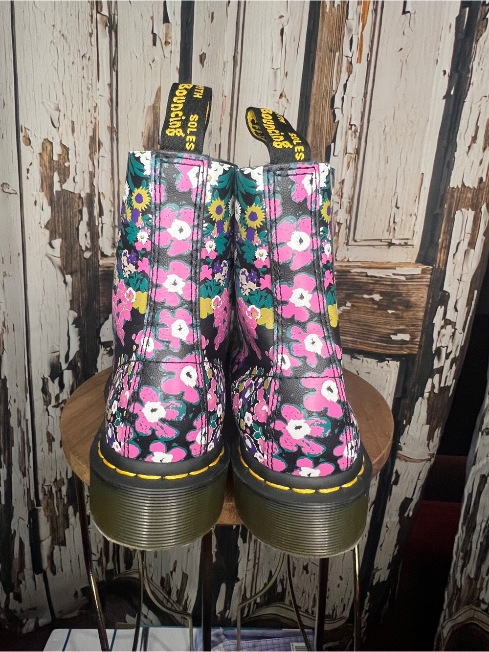 TRENDY & STYLISH Dr. Martens Black Floral Lace-Up Combat Boots - Picture 5 of 9